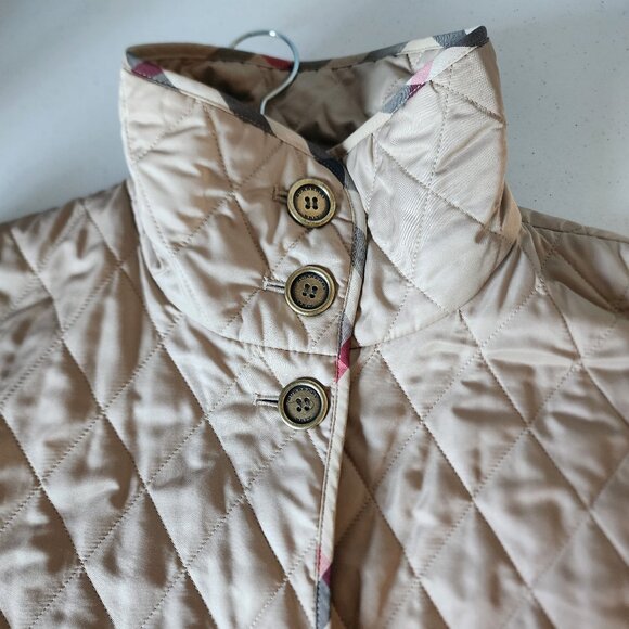 Burberry Quilted Jacket "EUC" - Picture 5 of 16